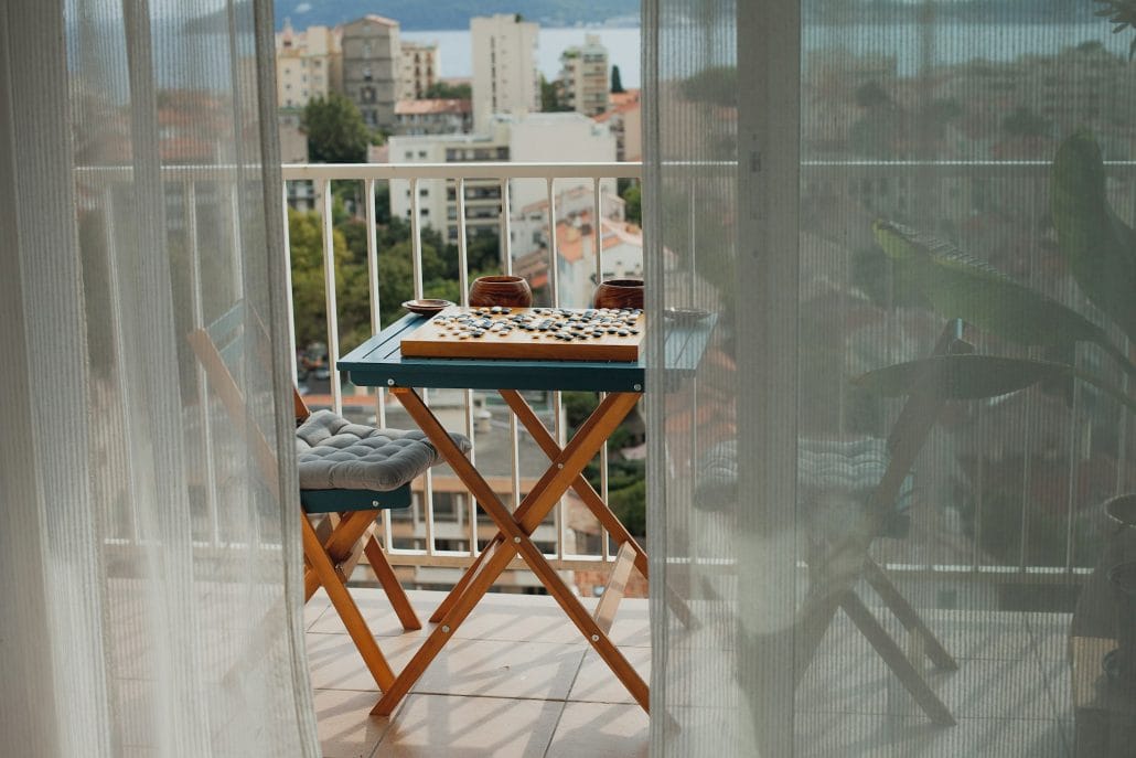 Go Spiel auf Balkon