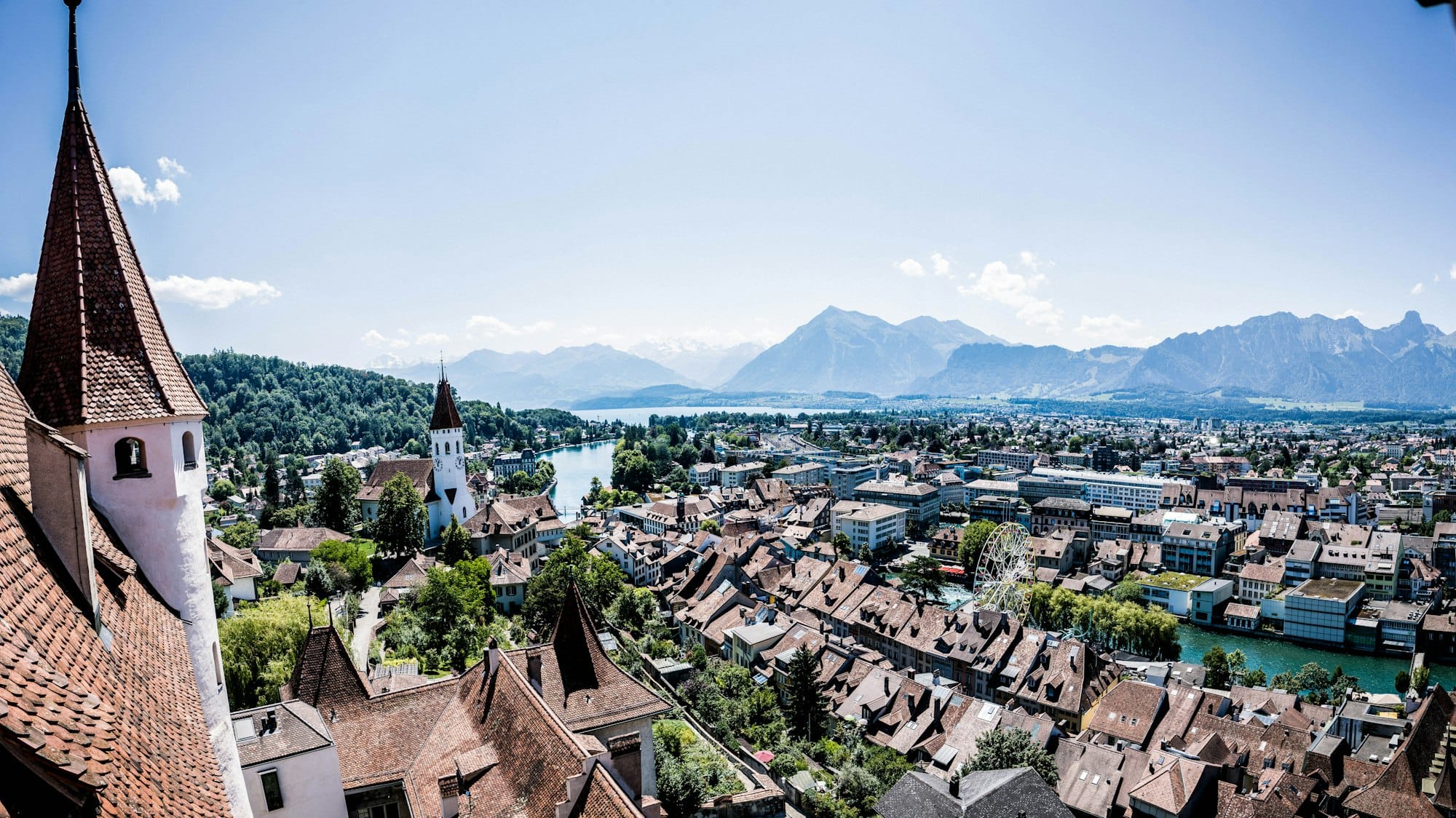 Luftaufnahme von Thun, Hauptsitz der Intronet GmbH (AIVITY)